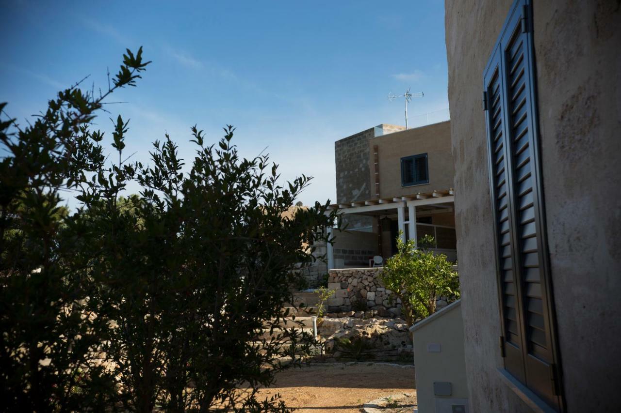 Le Del Carrubo * Favignana