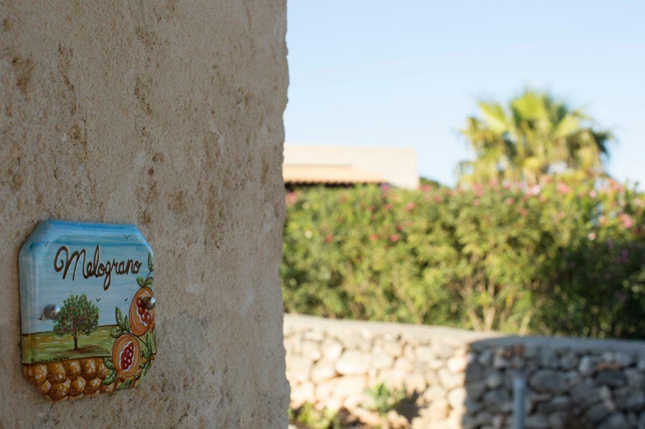 Le Del Carrubo * Favignana